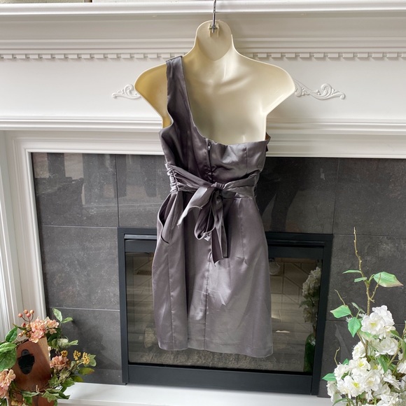 🔴 5/$45 SALE 🔴 SPEECHLESS | One shoulder Dress - Picture 4 of 7